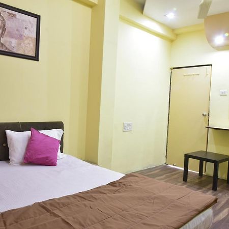 Hotel Drishti Inn Khāpri Kültér fotó